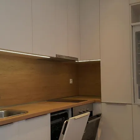 Mladost White Airport Apartment
