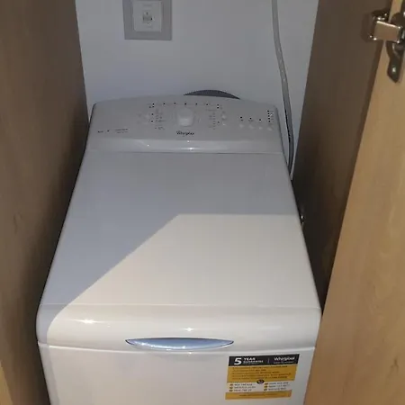 Apartment Mladost White Airport